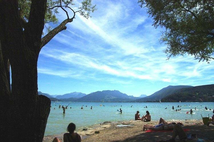 La Roseraie Du Lac Annecy Exterior foto